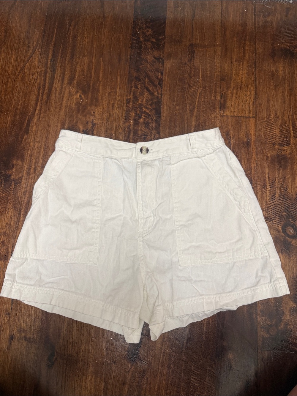 Universal Thread Cream High-Waist Patch Pocket Shorts
